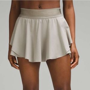 NWT Lululemon skirt in riverstone
